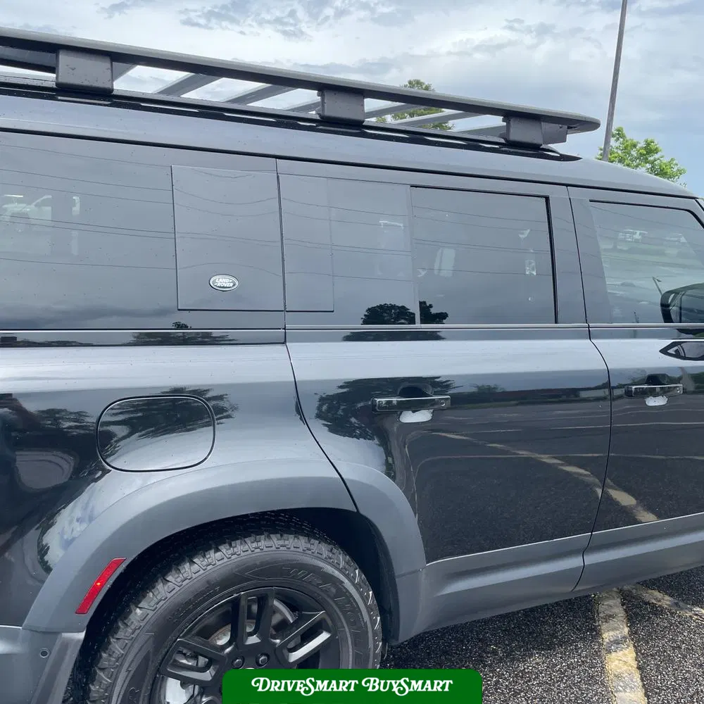 2023 Land Rover Defender 130 SE