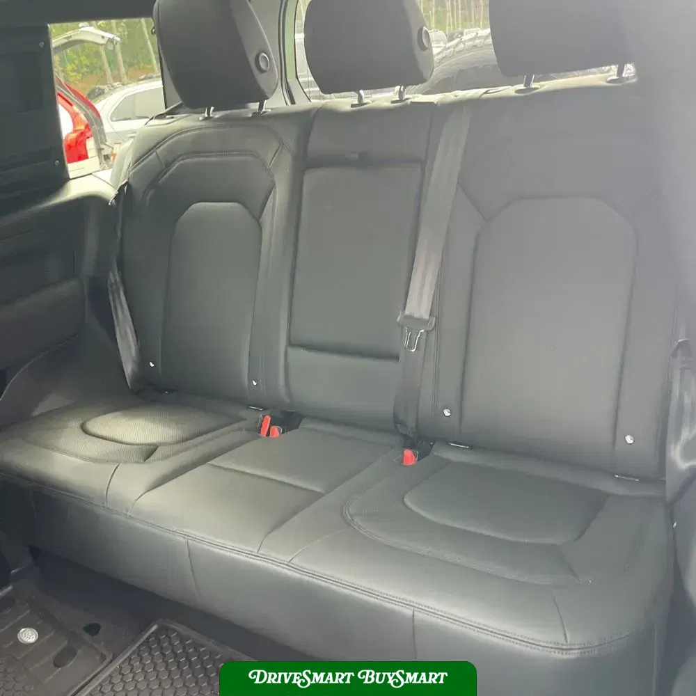 2023 Land Rover Defender 110 Standard
