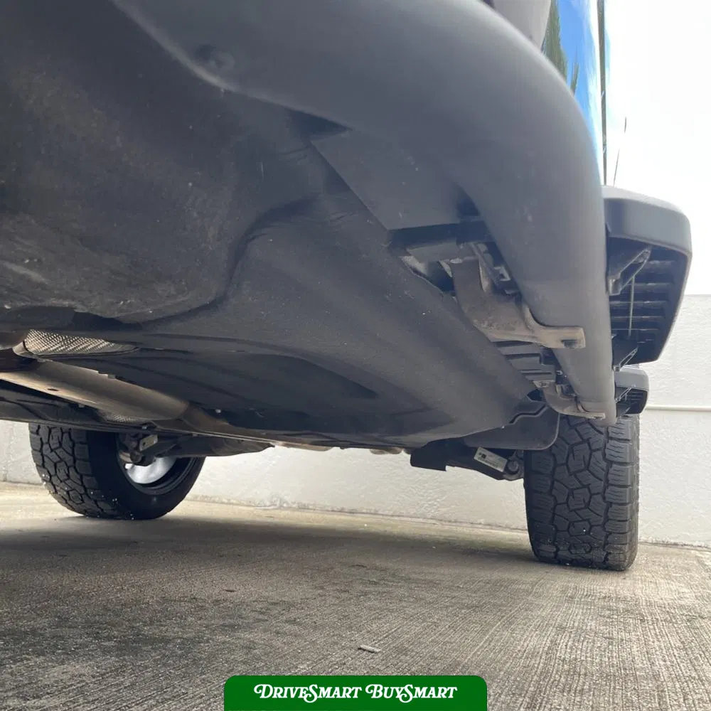 2025 Land Rover Defender 110 V8 P525