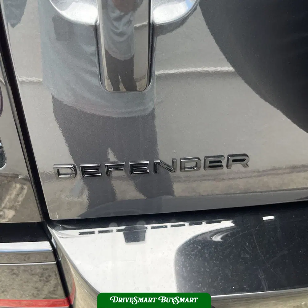 2025 Land Rover Defender 110 V8 P525