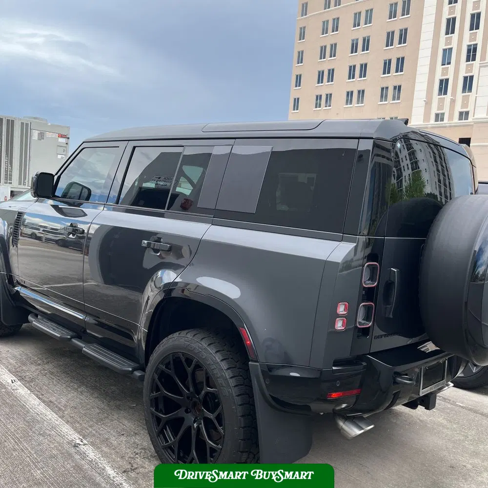 2025 Land Rover Defender 110 V8 P525