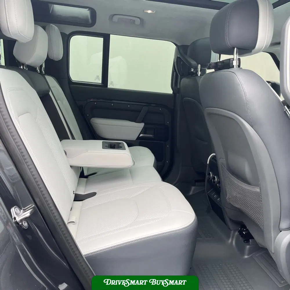 2025 Land Rover Defender 110 V8 P525
