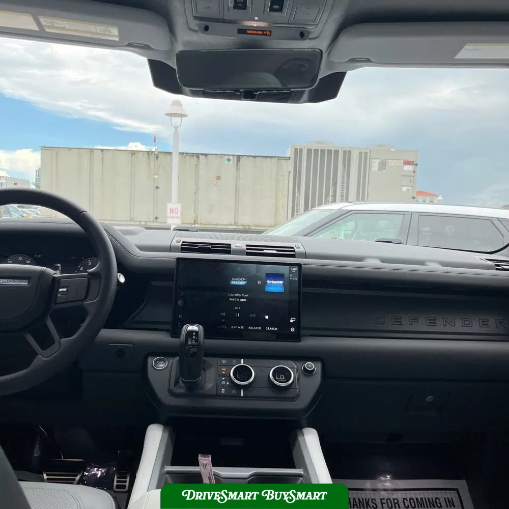 2025 Land Rover Defender 110 V8 P525