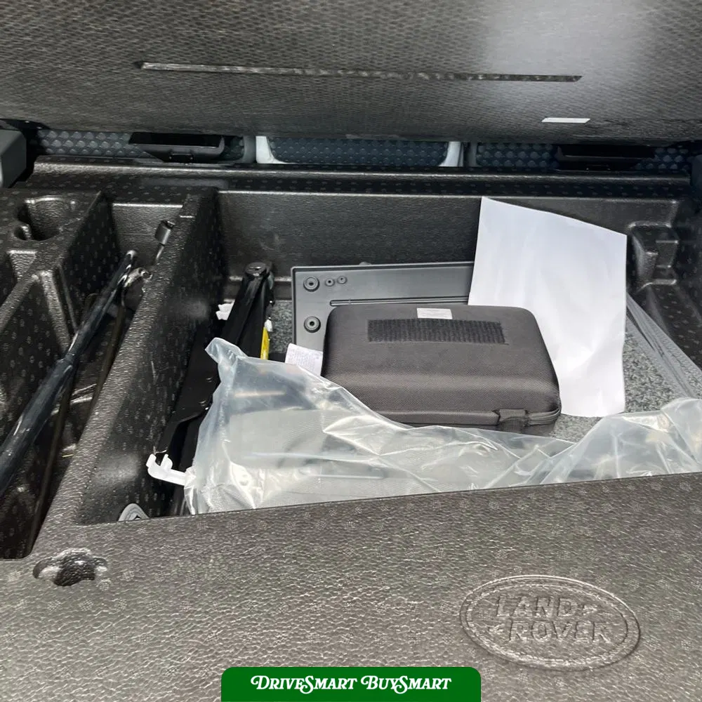 2025 Land Rover Defender 110 V8 P525