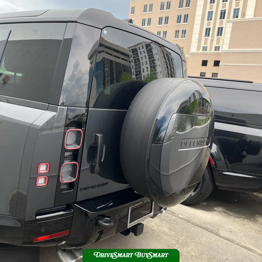 2025 Land Rover Defender 110 V8 P525
