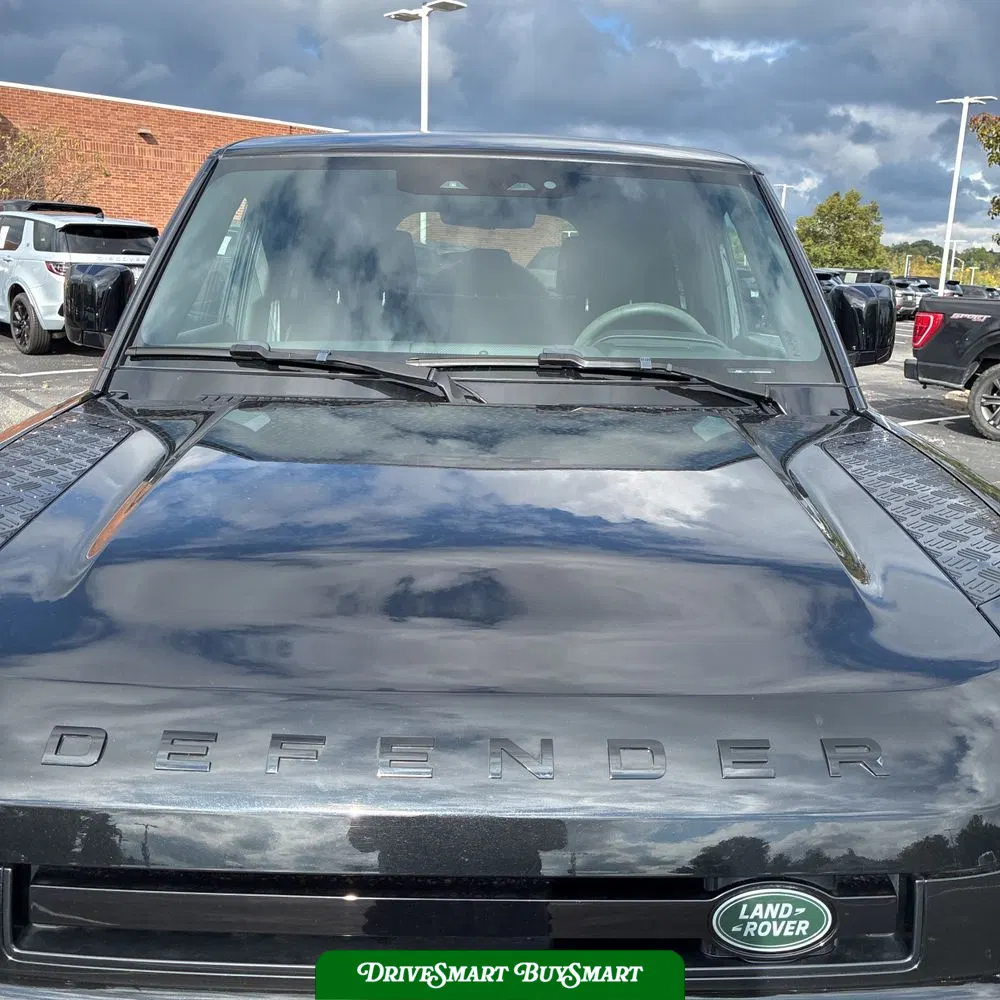 2023 Land Rover Defender 110 V8
