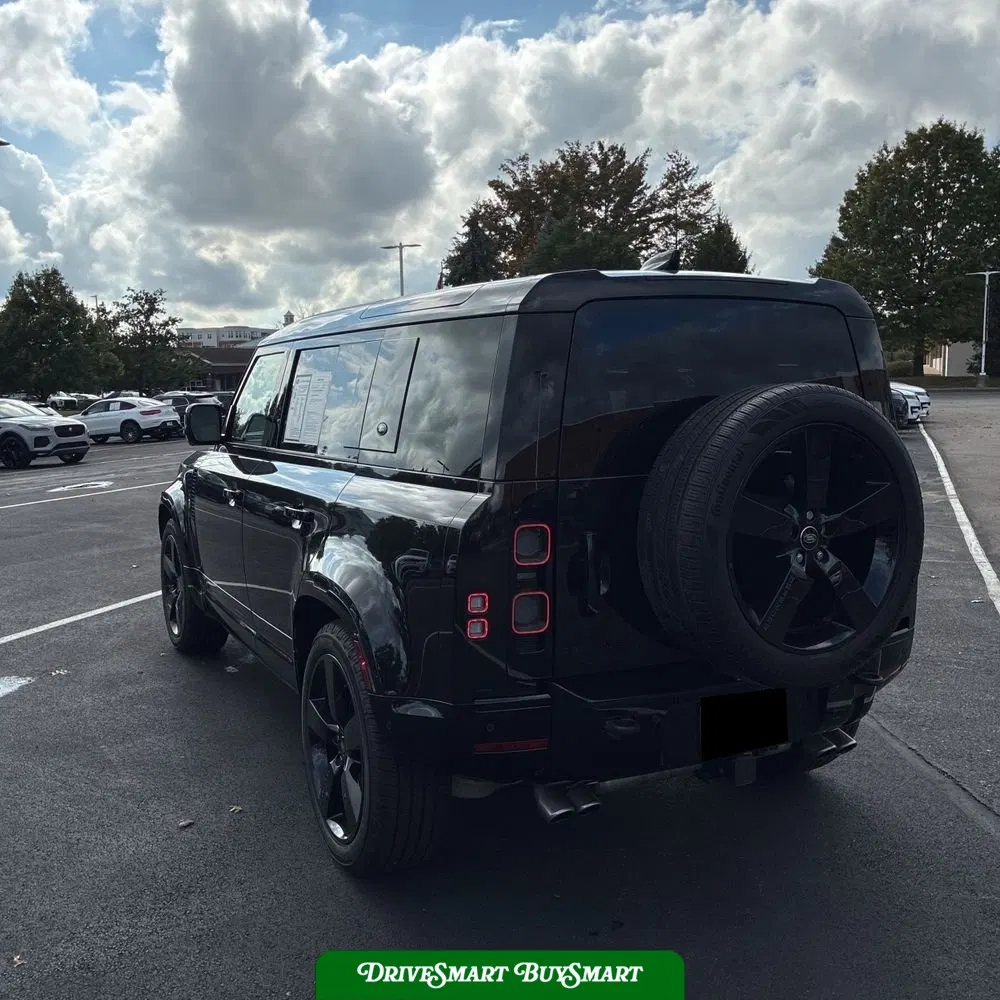 2023 Land Rover Defender 110 V8