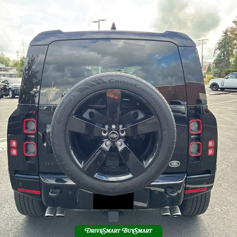 2023 Land Rover Defender 110 V8