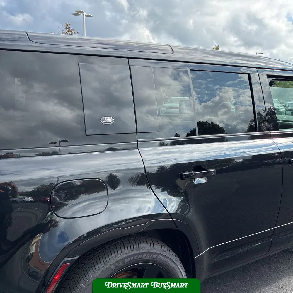 2023 Land Rover Defender 110 V8