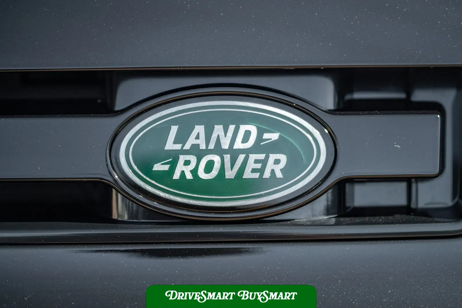 2022 Land Rover Defender 110 V8 Bond Edition