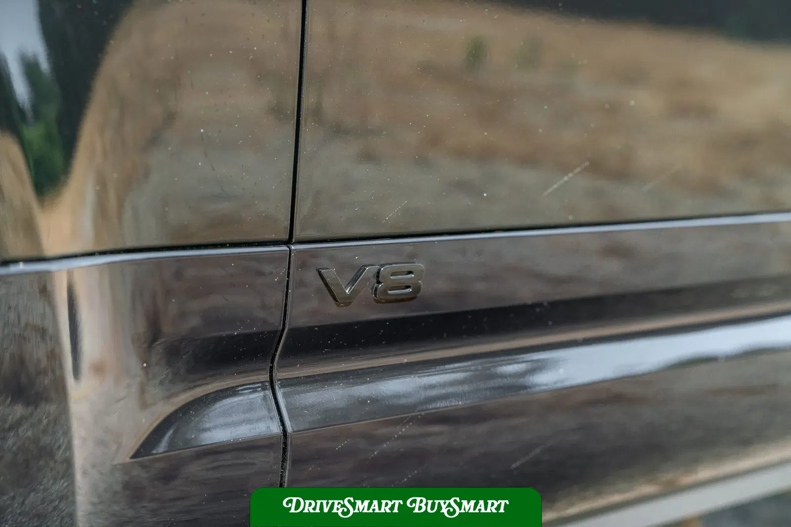 2022 Land Rover Defender 110 V8 Bond Edition