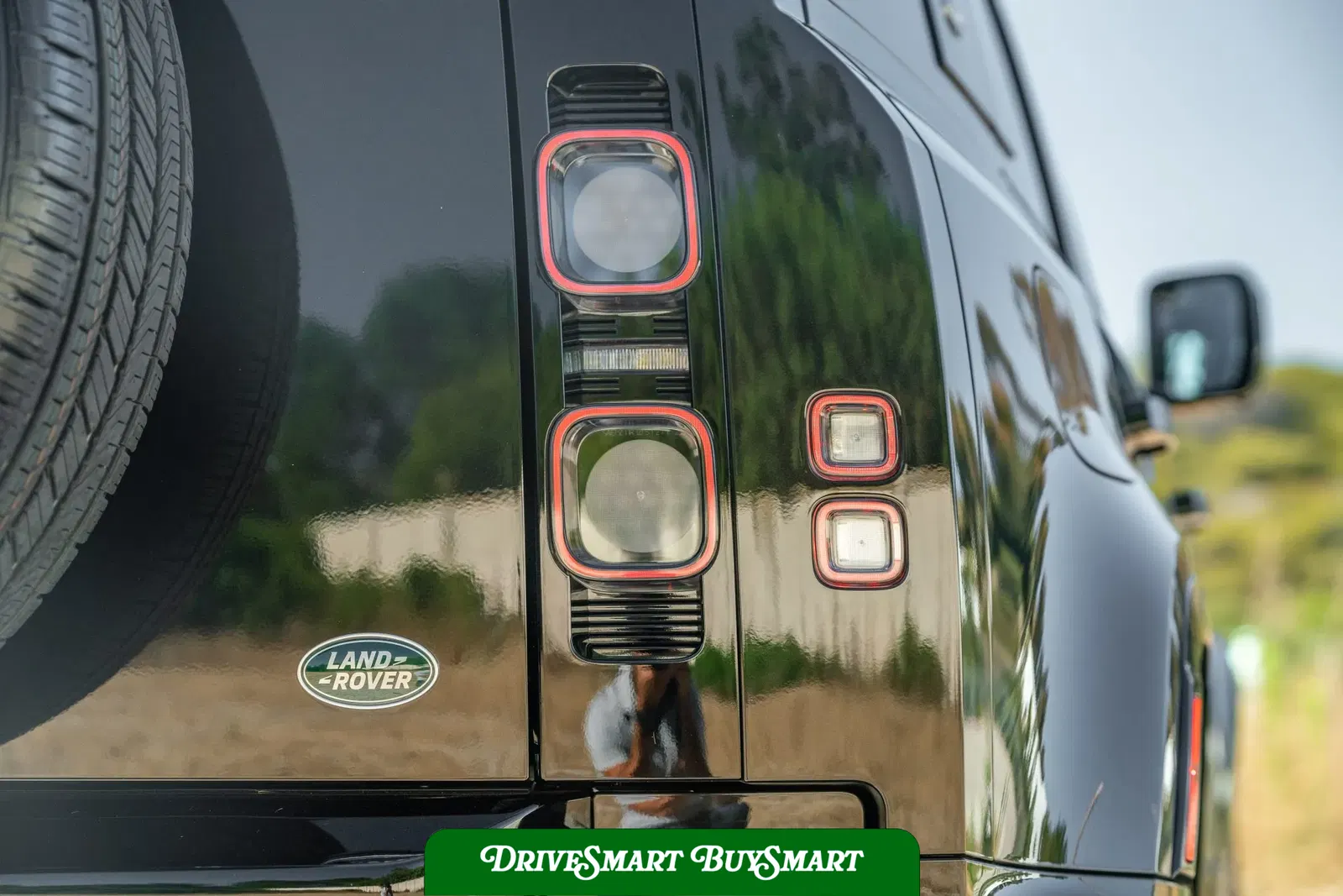 2022 Land Rover Defender 110 V8 Bond Edition