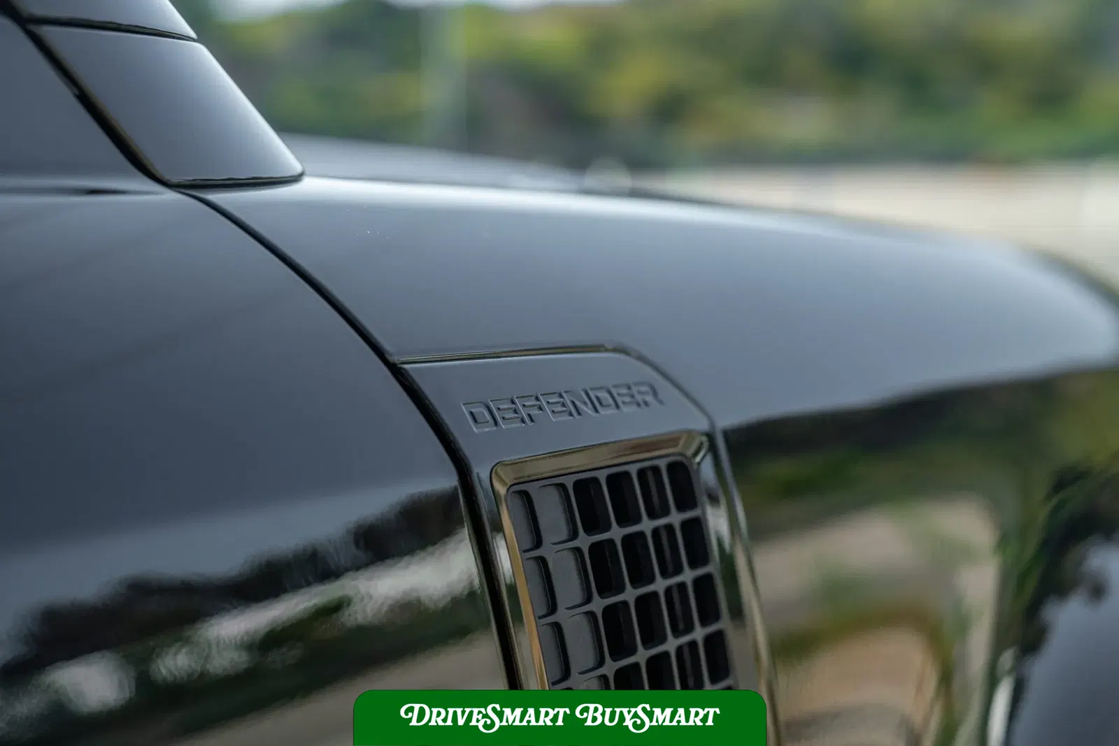 2022 Land Rover Defender 110 V8 Bond Edition