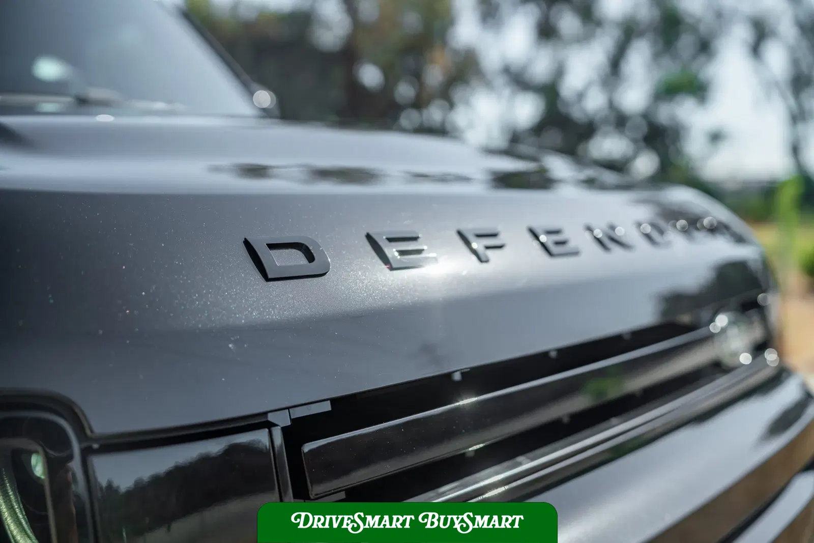 2022 Land Rover Defender 110 V8 Bond Edition