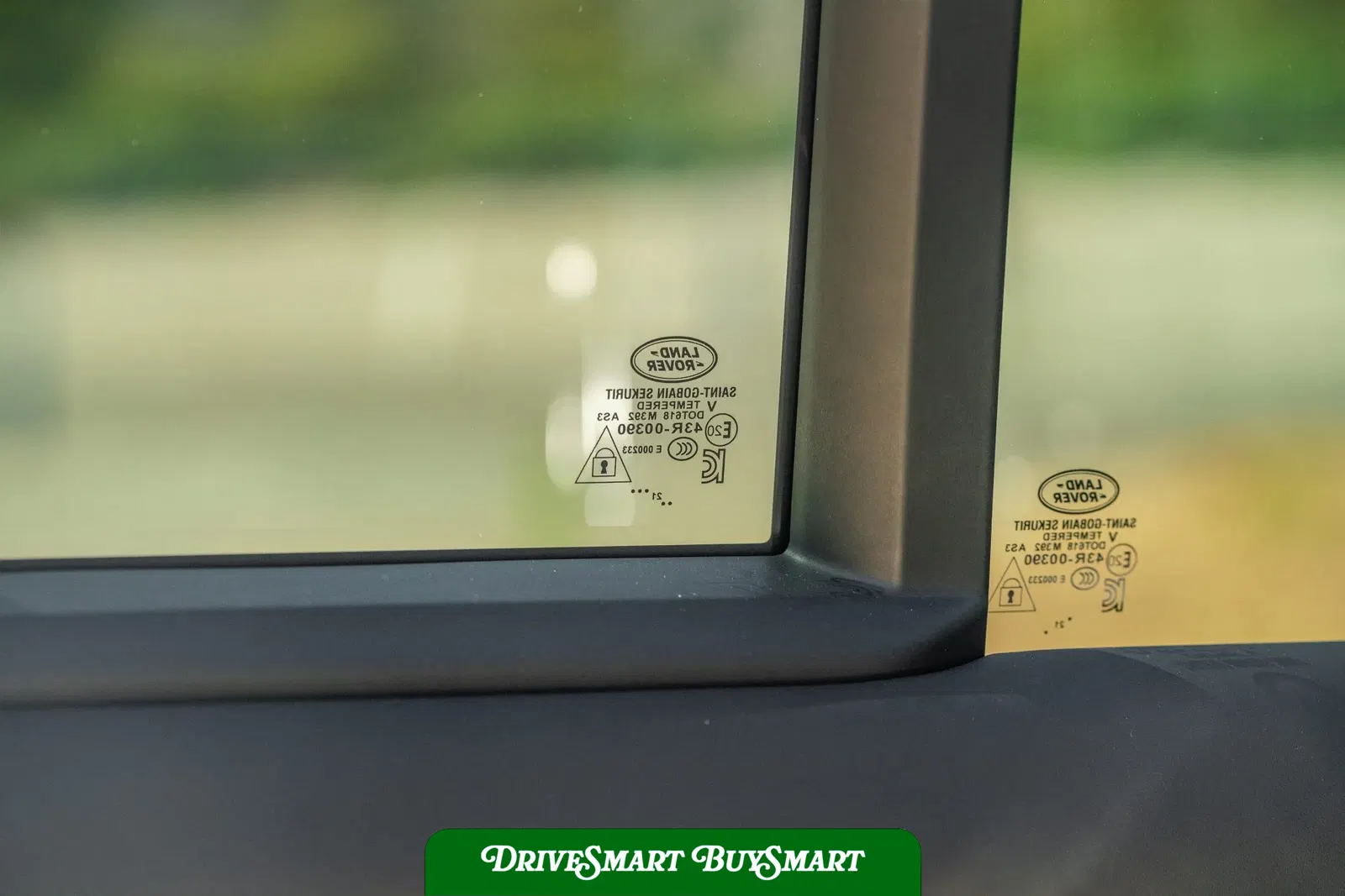 2022 Land Rover Defender 110 V8 Bond Edition