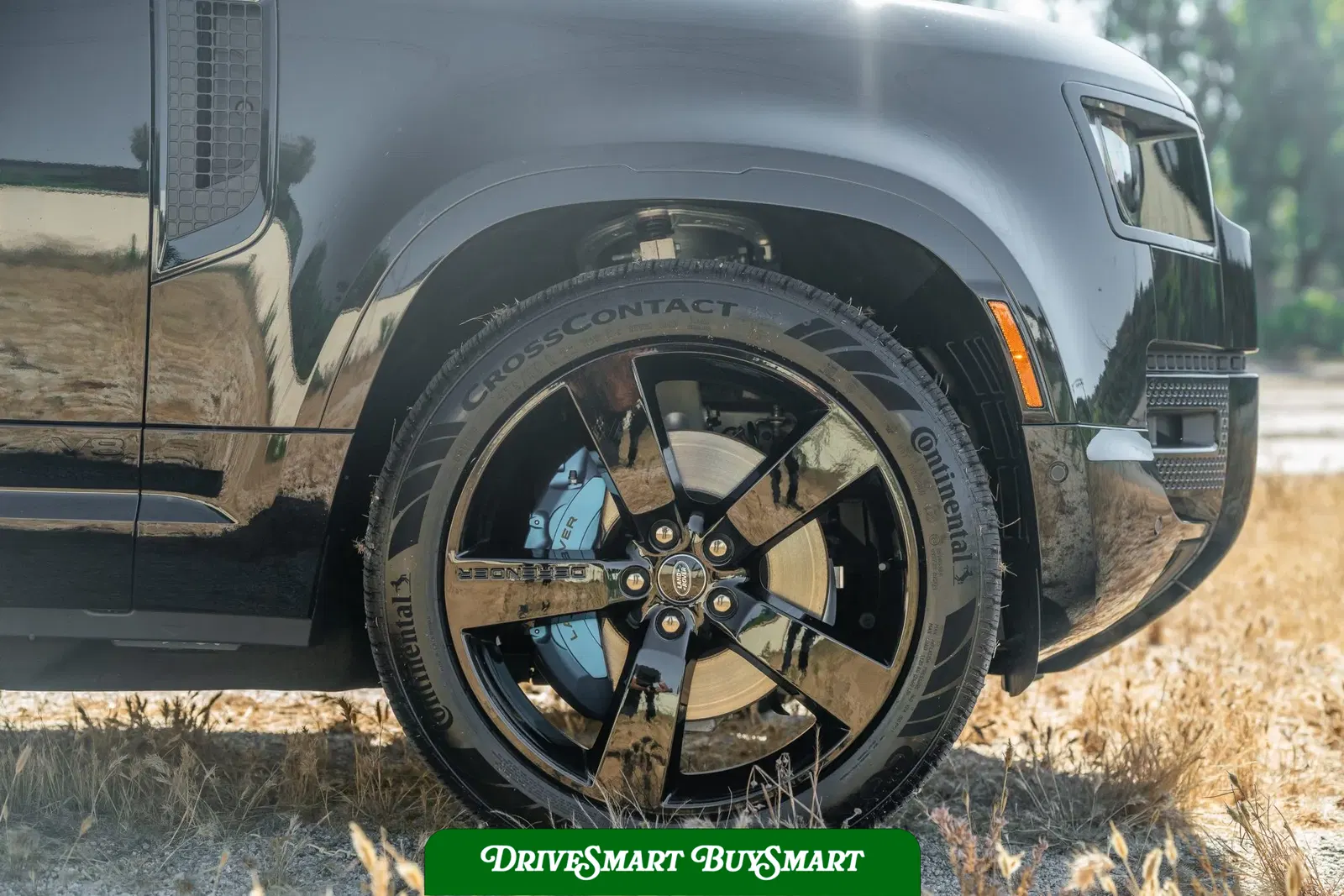 2022 Land Rover Defender 110 V8 Bond Edition