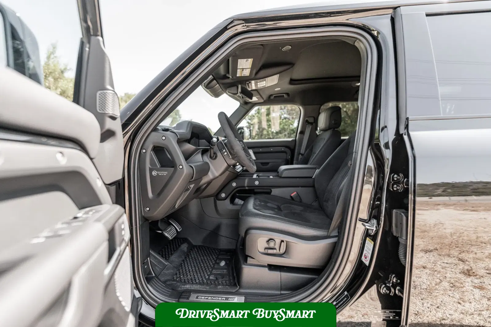 2022 Land Rover Defender 110 V8 Bond Edition