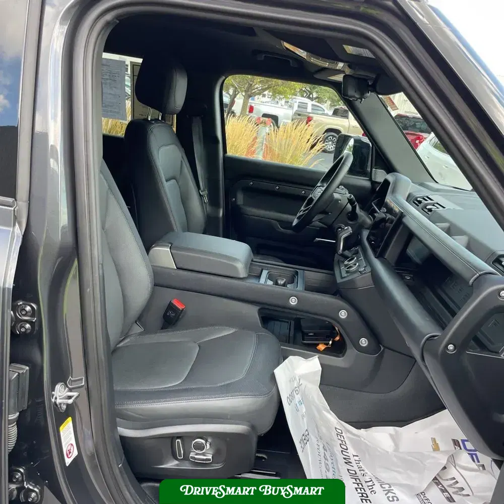 2024 Land Rover Defender 130 Outbound P400