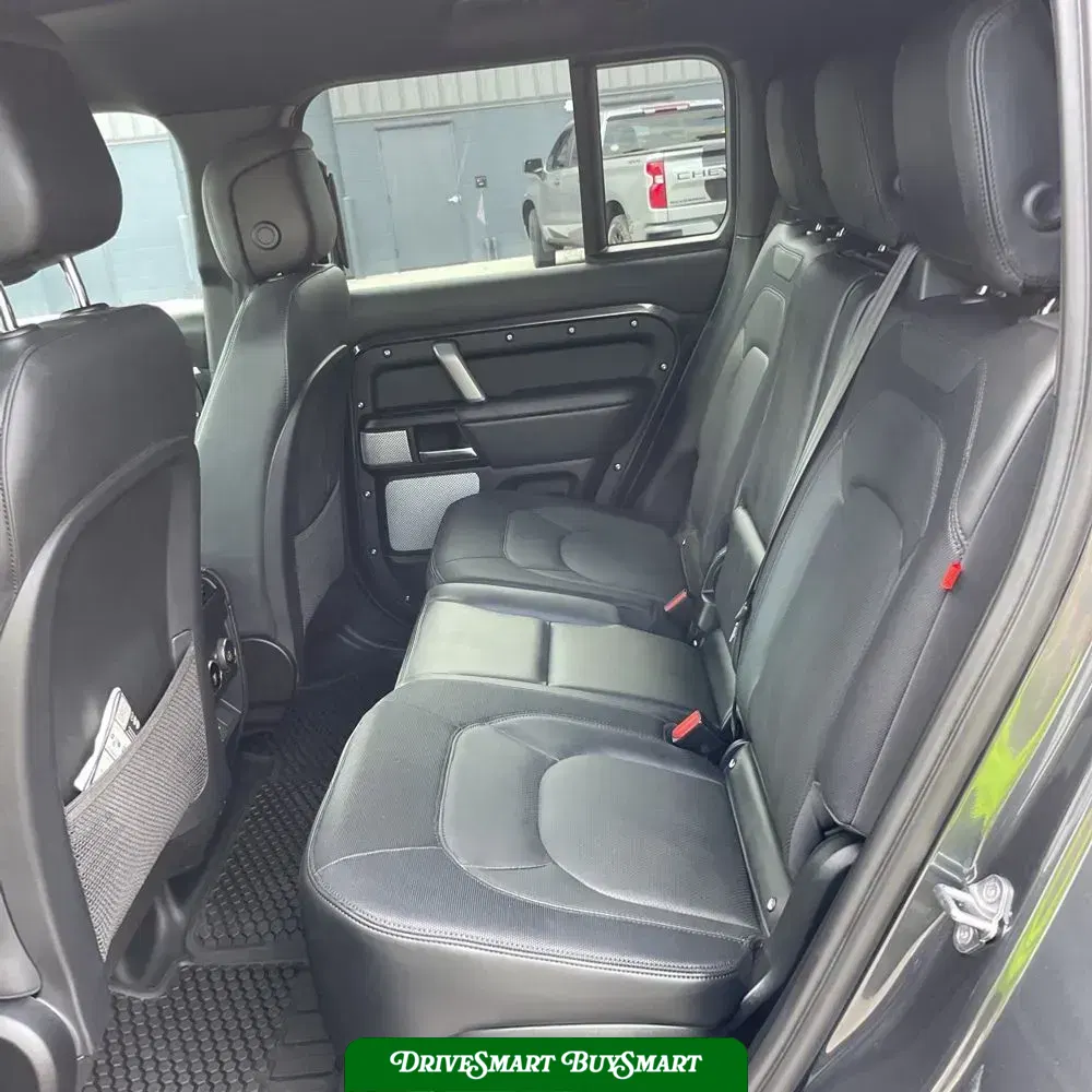 2024 Land Rover Defender 130 Outbound P400