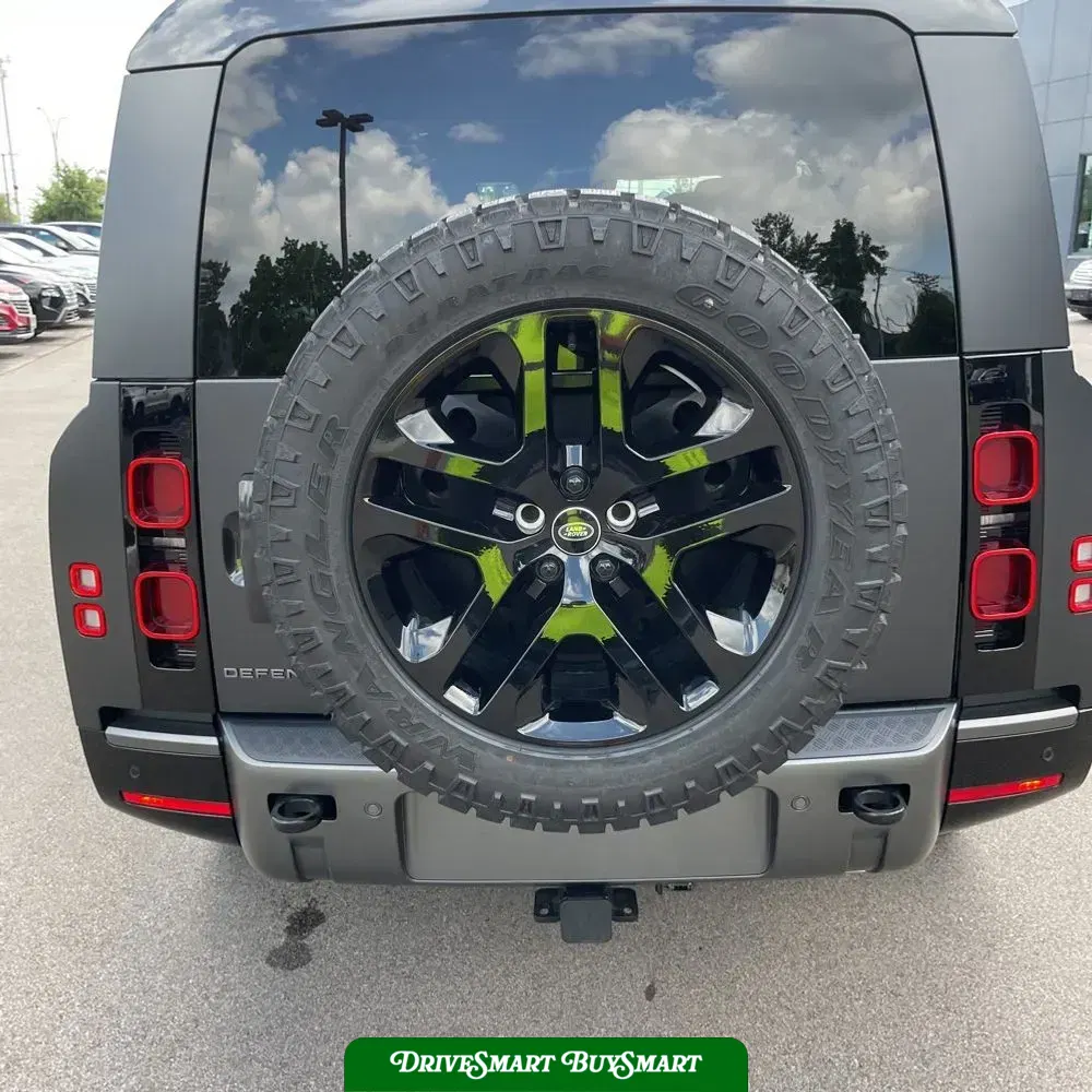 2024 Land Rover Defender 130 Outbound P400