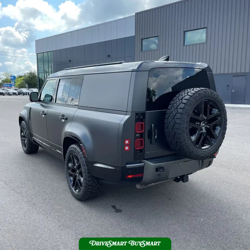 2024 Land Rover Defender 130 Outbound P400
