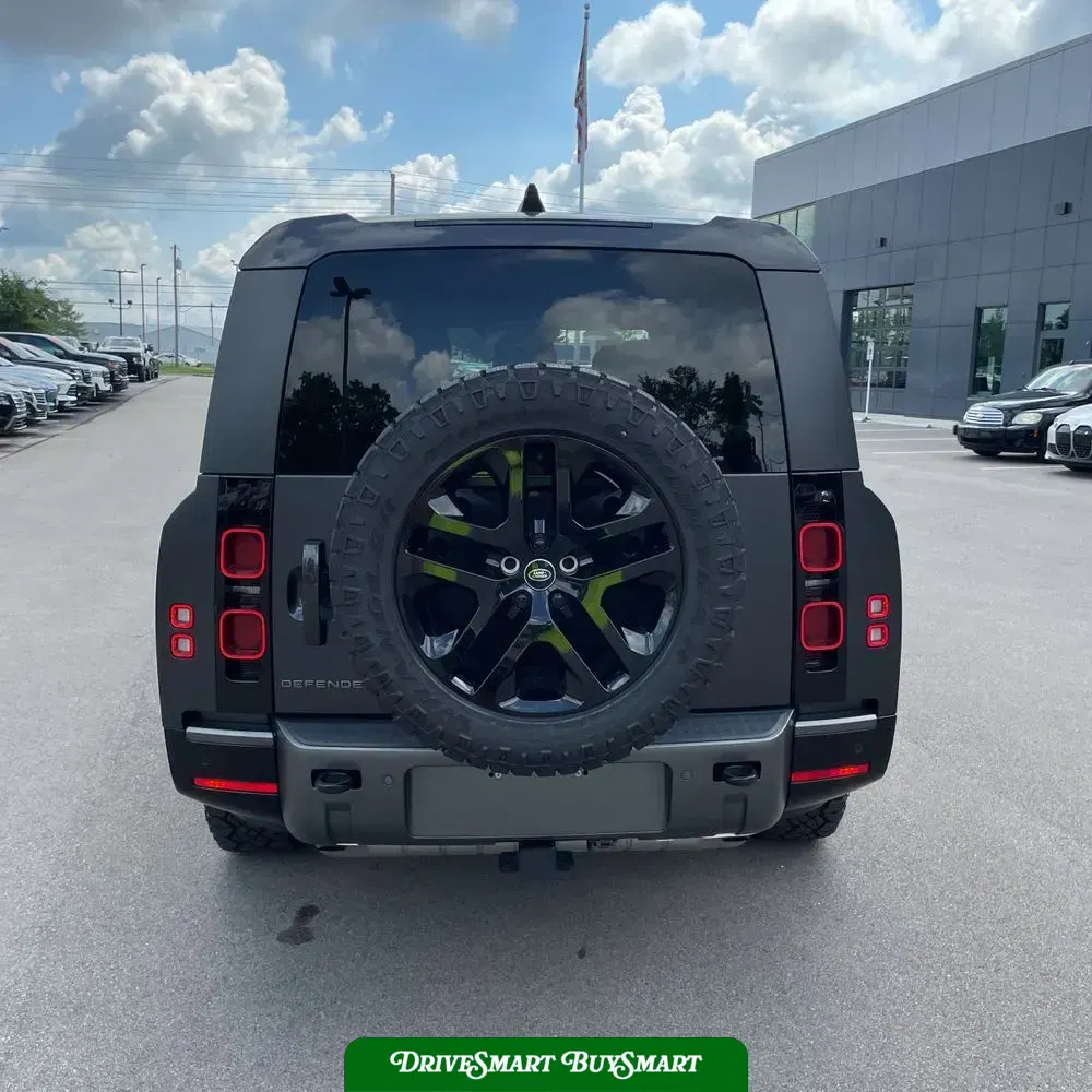 2024 Land Rover Defender 130 Outbound P400