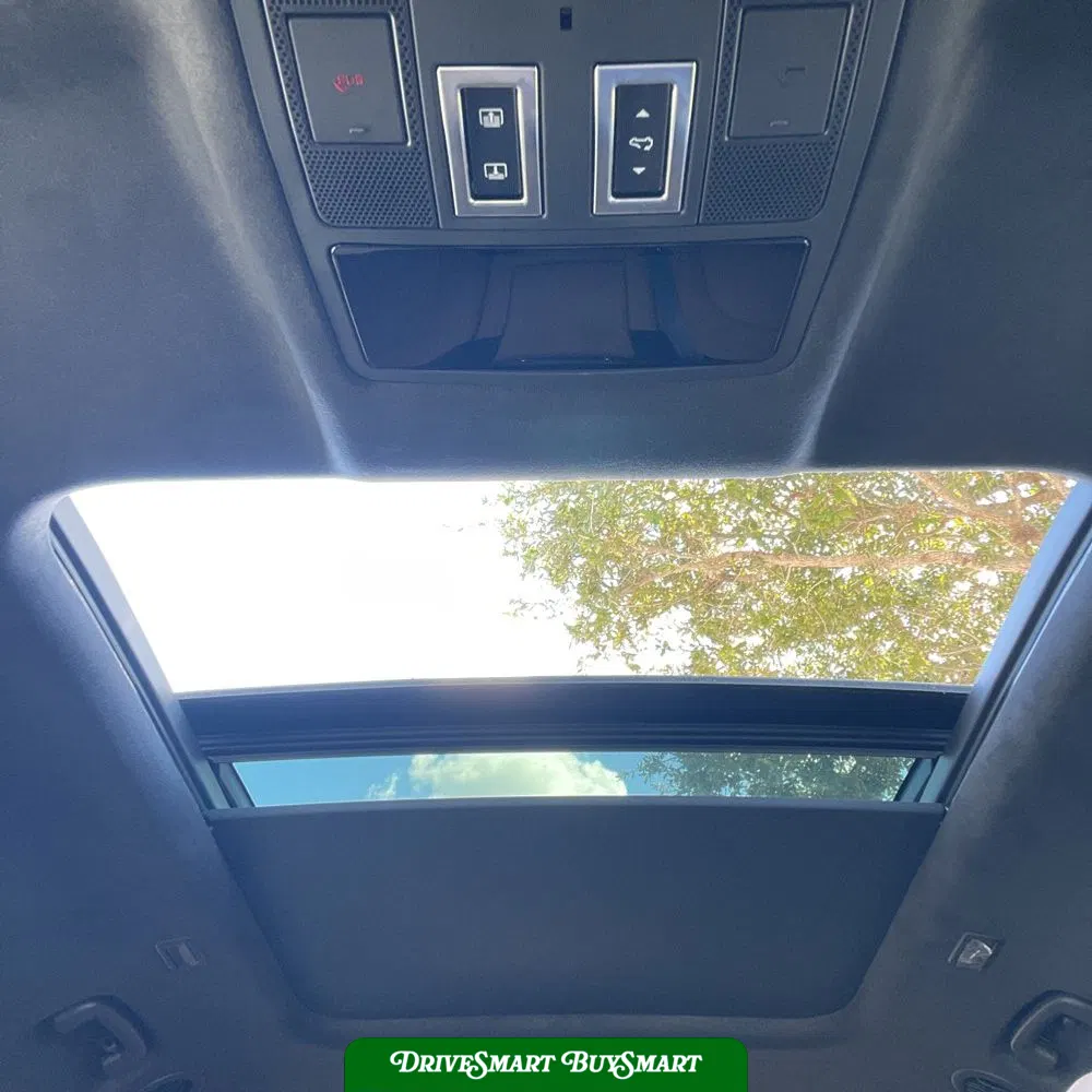2025 Land Rover Defender 130 V8 P500