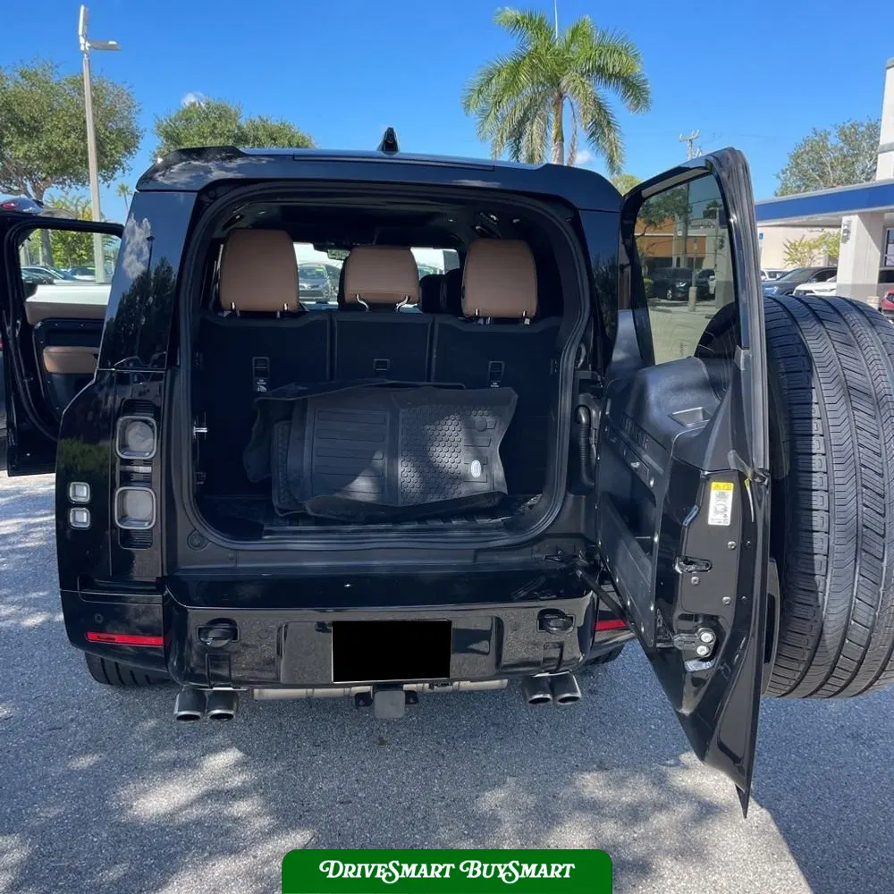 2025 Land Rover Defender 130 V8 P500