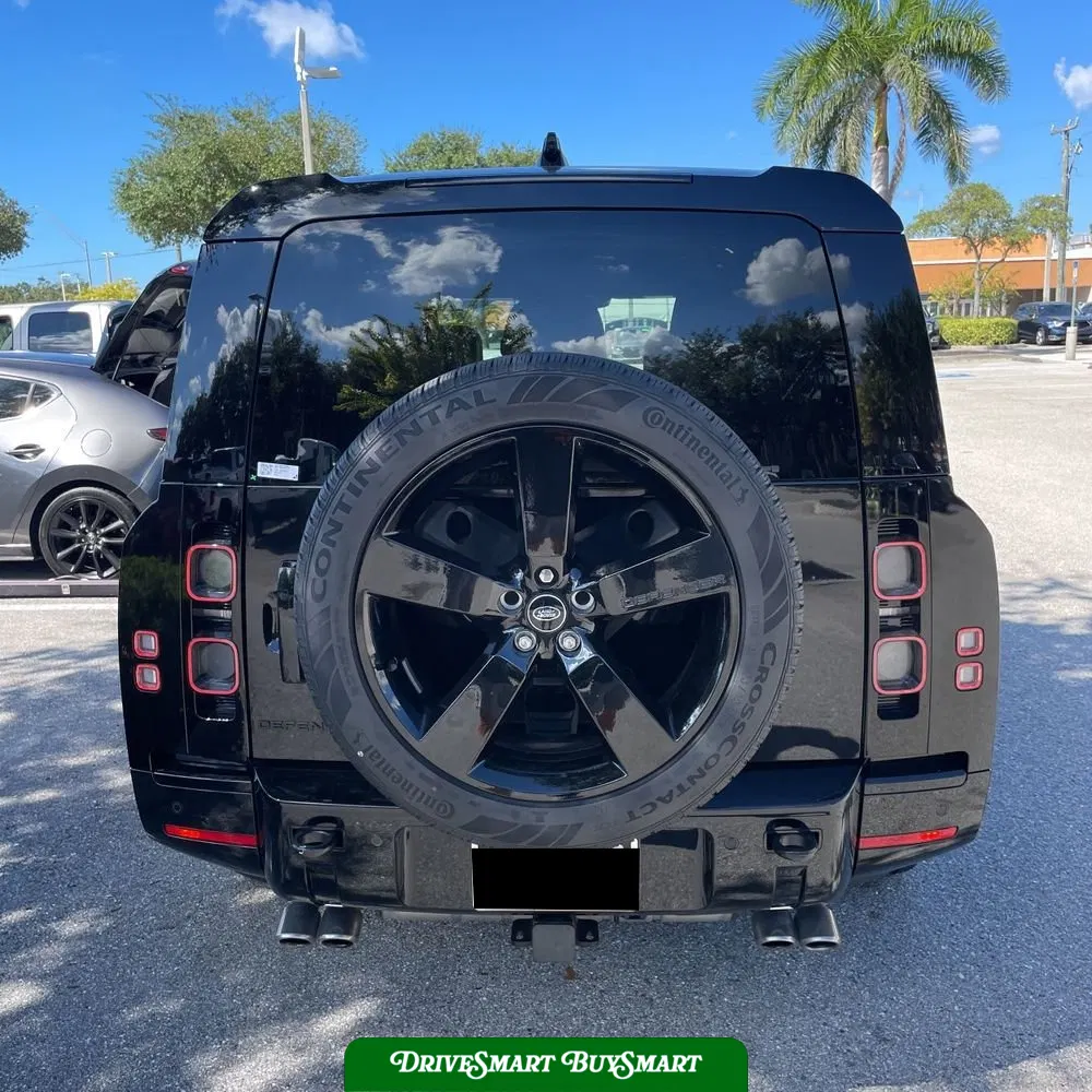 2025 Land Rover Defender 130 V8 P500