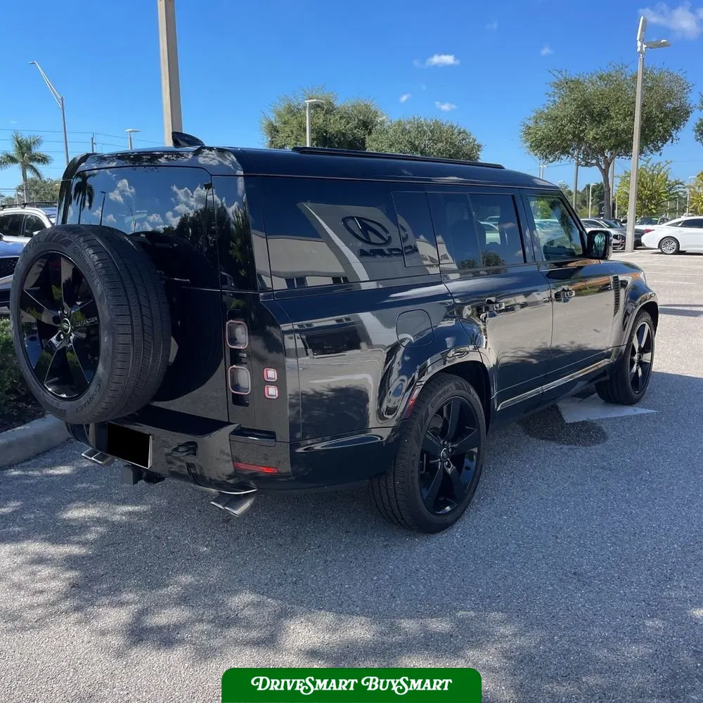 2025 Land Rover Defender 130 V8 P500
