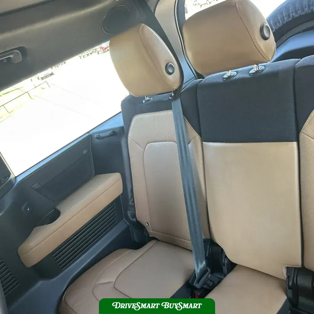 2025 Land Rover Defender 130 V8 P500