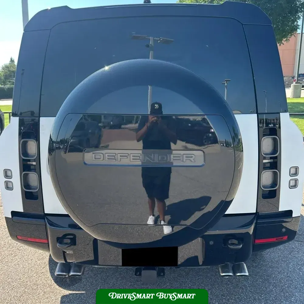 2025 Land Rover Defender 130 V8 P500