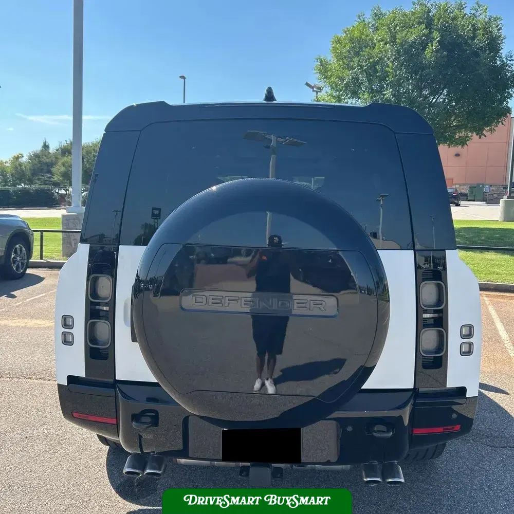 2025 Land Rover Defender 130 V8 P500