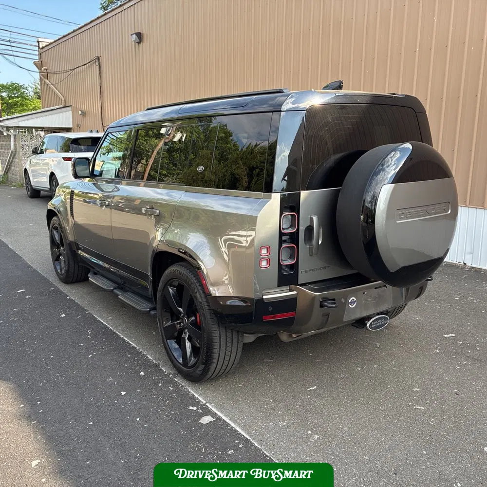 2024 Land Rover Defender 110 P400 X