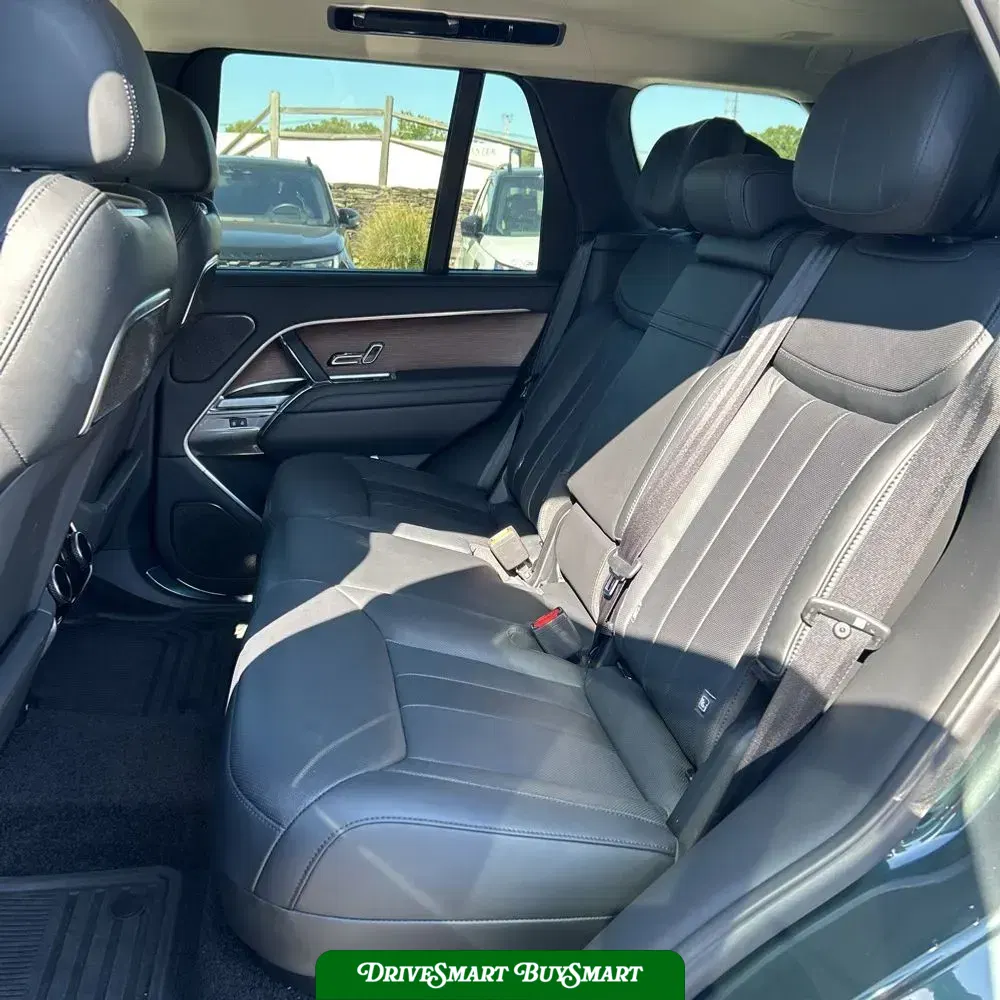 2025 Land Rover Range Rover Autobiography P530