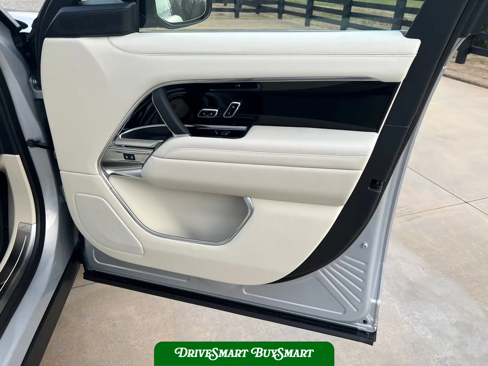 2023 Land Rover Range Rover Autobiography LWB