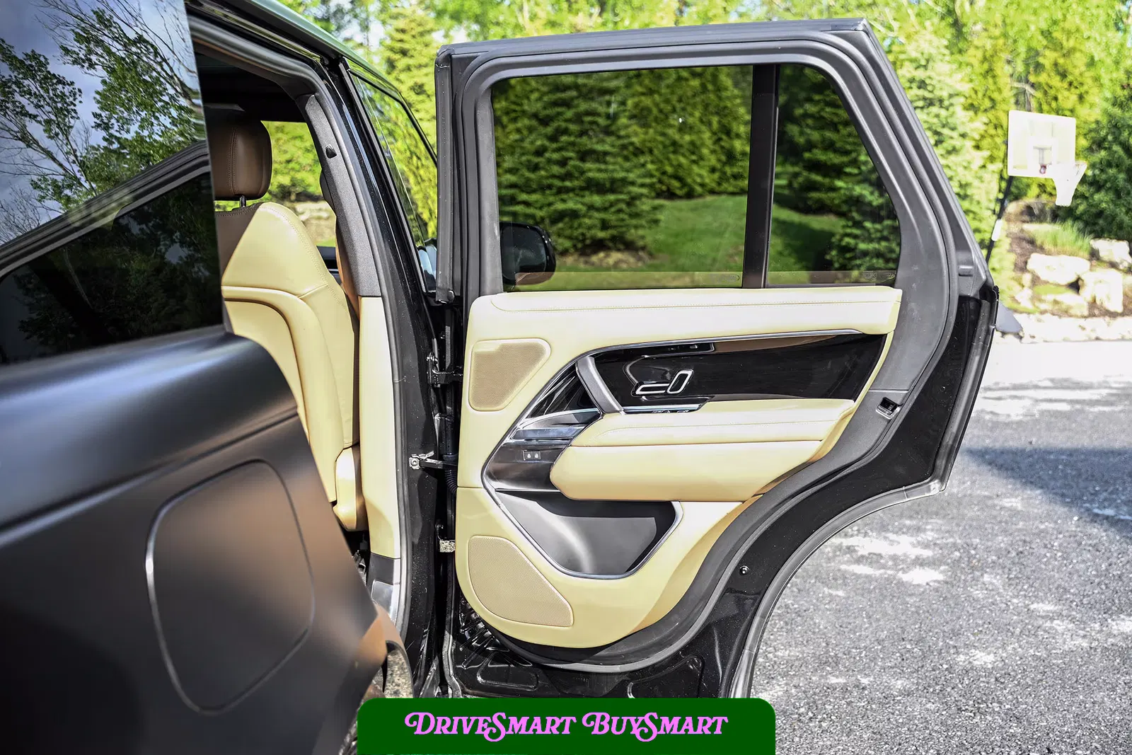 2023 Land Rover Range Rover SE P530
