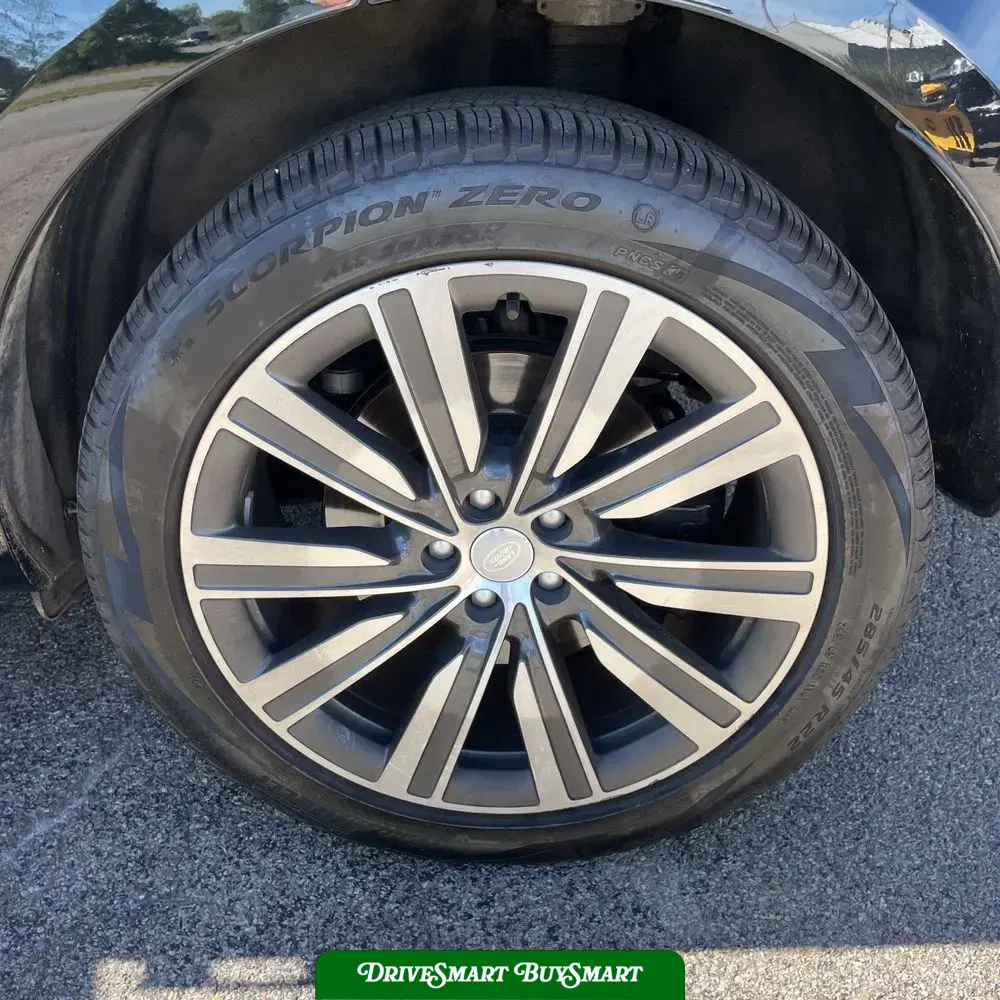 2023 Land Rover Range Rover P530 SE