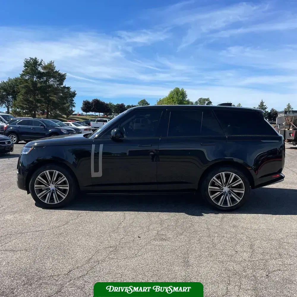 2023 Land Rover Range Rover P530 SE