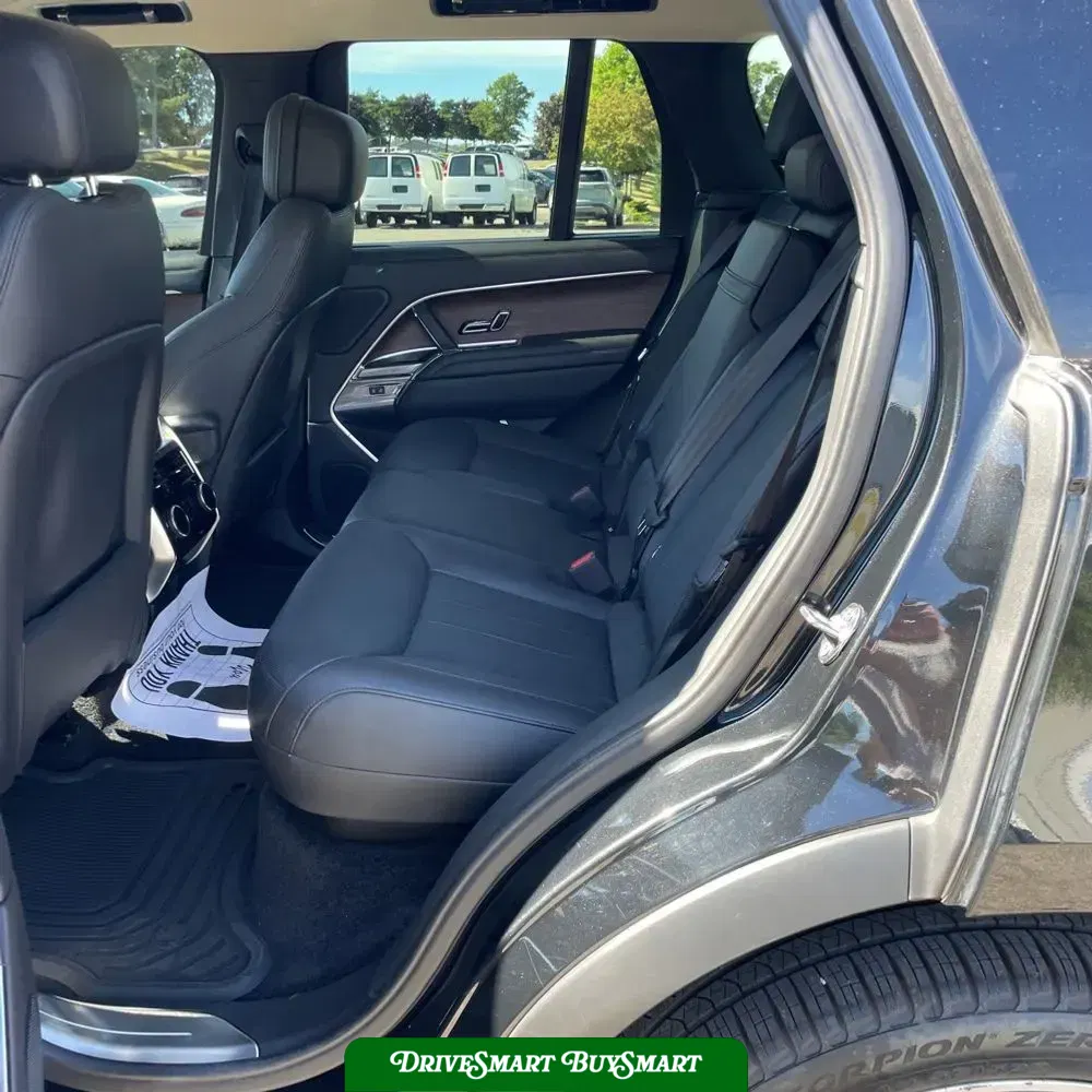 2023 Land Rover Range Rover P530 SE