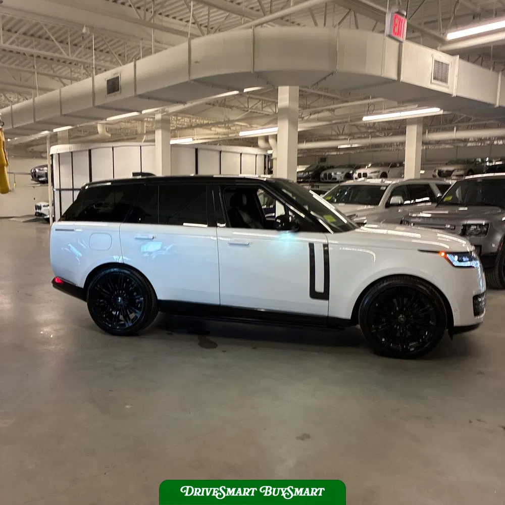 2024 Land Rover Range Rover P530 SE