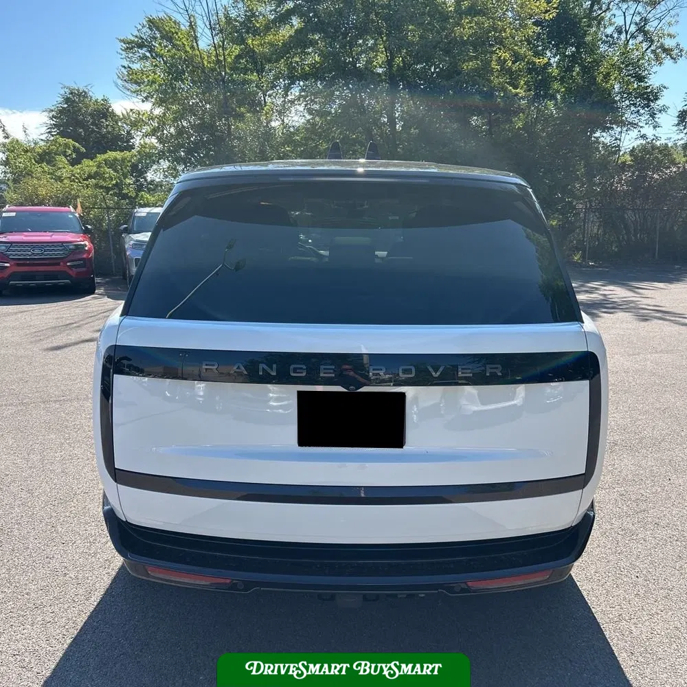 2024 Land Rover Range Rover P530 SE