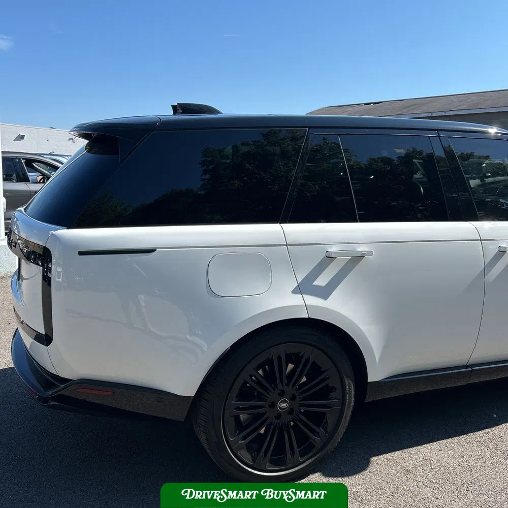 2024 Land Rover Range Rover P530 SE