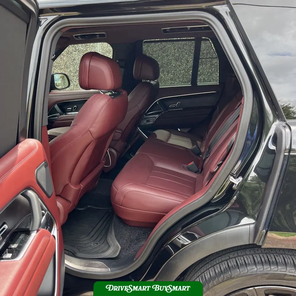 2024 Land Rover Range Rover P530 SE