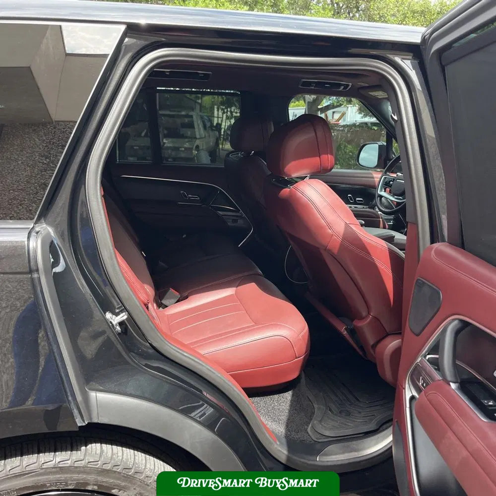 2024 Land Rover Range Rover P530 SE