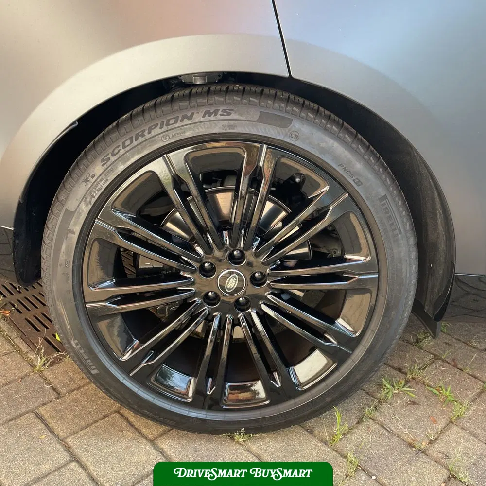 2025 Land Rover Range Rover SE P530