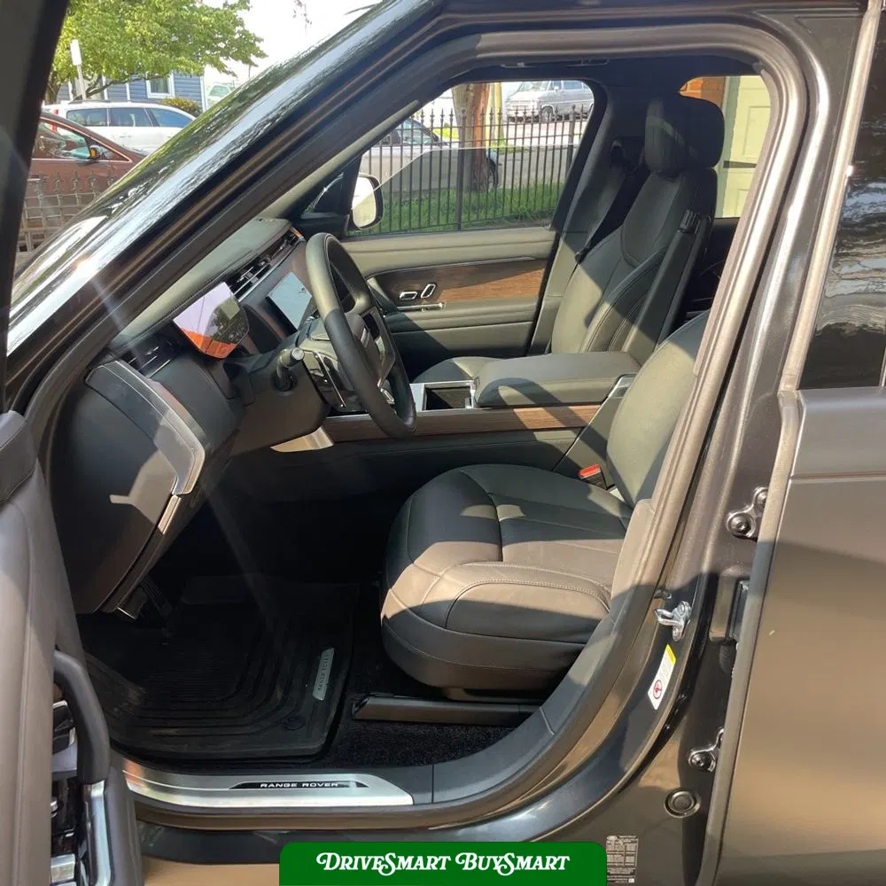 2025 Land Rover Range Rover SE P530