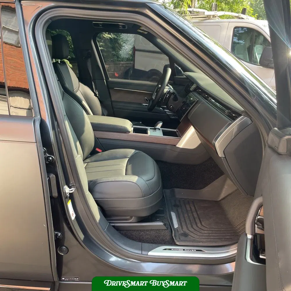 2025 Land Rover Range Rover SE P530