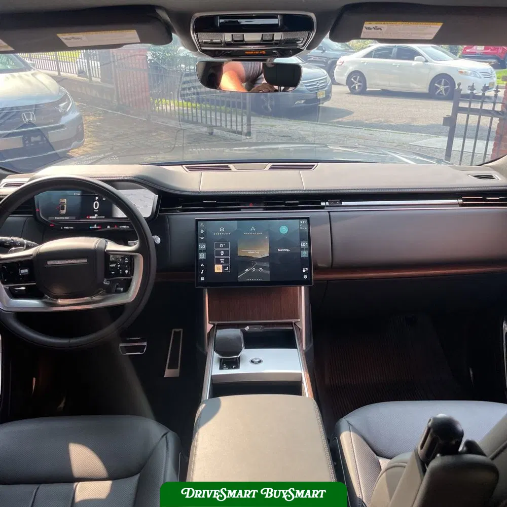 2025 Land Rover Range Rover SE P530
