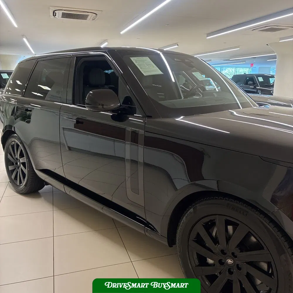 2025 Land Rover Range Rover SE P400
